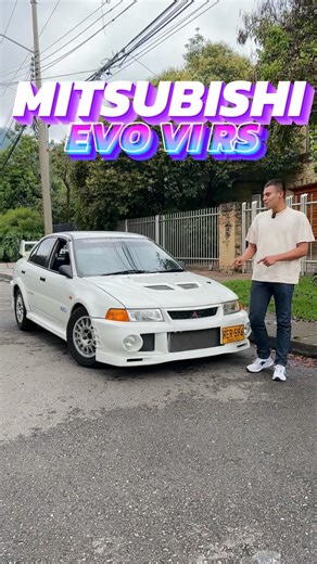 ¡Es más fácil ver un Ferrari que un Mitsubishi EVO 6 RS!😱🇯🇵 #ColombianSuperMotors Definitivamente una joya tener este japonés en nuestro país que apenas cuenta con 43,000km y su precio ronda en el mercado por unos $220m de pesos 💰 Monta un motor 4G63 2.0L Turbo que desarrolla 280HP y un máximo par motor de 373 Nm🔩 Caja de 5 velocidades, interior mínimo, suspensión de rally, Rear 1,5 Camino LSD en lugar de AYC, estrecha relación de transmisión de 5 velocidades, ruedas opcionales Enkei, asien