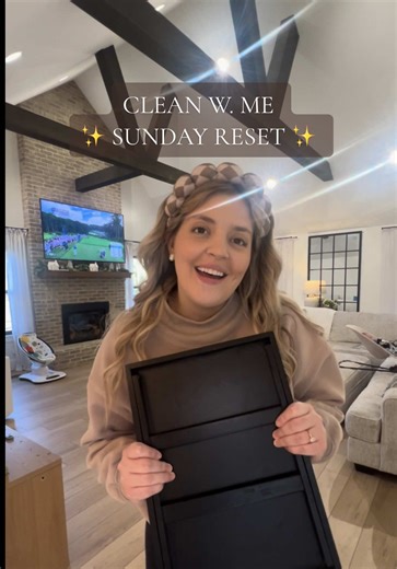 Sunday reset 🤍 I try to clean my house a little bit every day so it don’t get overwhelming bc I can’t handle that 💀 lmk if you guys clean daily or wait to do it all during the weekend! #grwm #cleanwithme #ditl #sundayreset #fyp