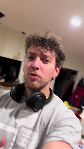 Day 1 of hitting 100 putts a day!! #golf #golftok #gimmemore #golfer #putting