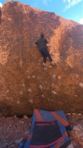 Split Decision V2 | Red Rock(s) Bouldering (Kraft, Central Kraft)