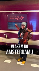 Když to jde, tak po Evropě dáváme přednost vlaku. 🚂 Proto když nám @europeansleeper dal možnost vyzkoušet si jejich vlaky, neváhali jsme. Jezdí z Prahy až do Bruselu, ale my jeli jen do Amsterdamu. Cestování nočním vlakem ocení každý kdo: ✅ Nerad lítá a celkově nemusí ten letištní shon ✅ Se chce probudit do nového města a neřešit dopravu z letiště ✅ Kdo raději volí ekologickou variantu ✅ Má rád při cestování hodně prostoru 🛤️ Na našich cestách si užíváme právě i tu cestu a z vlaku se ten svět 