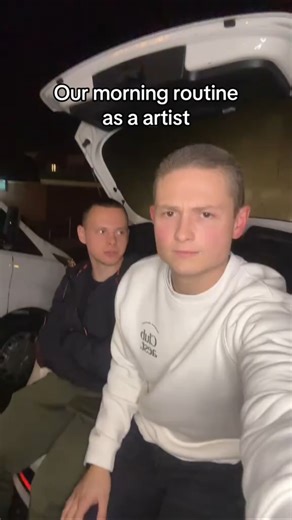 Our morning routine as a artist 😛 #hardstyle #edm #fyp #music