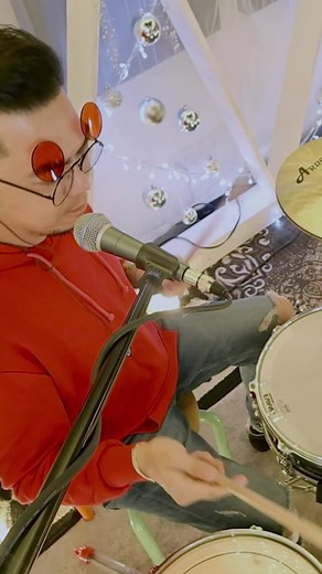 Jingle bell Jingle bell Jingle bell rock Jingle bells Swing and jingle bells ring YT: BANDROOM SESSIONS EPISODE 5 | Khel Pangilinan and The Yudawans