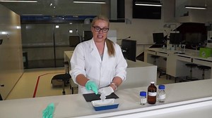 Uso del reactivo ninhidrina para el revelado de huellas. | Criminólogos, Criminalistas y Expertos en Ciencias Forenses