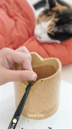 Silk Pine Tree Bookend 📚 Went hiking the other day, and got inspired … #ronghua #silkart #bookends