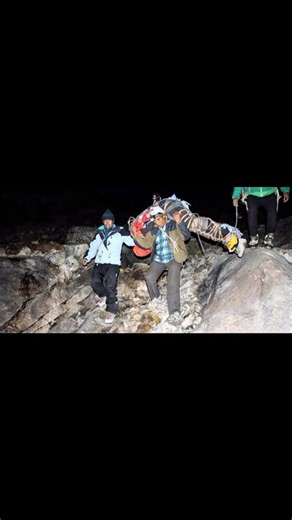 Izul Nur Mahmud on Instagram: "Salah satu alasan kenapa tidak boleh berlama-lama di puncak dan dilarang keras masuk ke dalam kawah. Sekali lagi itu demi keselamatan kita semua. #sindoroviakledung #pendakiindonesia #instagram #fypppppppppppppppppppppppppppppppppppppppppppppppppppppppppppppppppppppp #sindoro #fyp #"