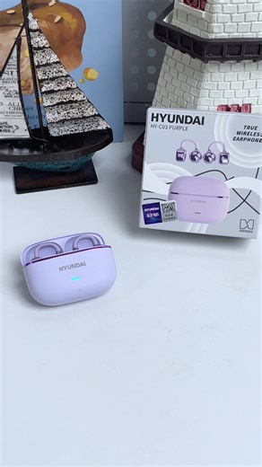 The earring-like headphones are not only beautiful, but also very functional! You can quickly switch music, answer calls, etc. Are you sure you don't want to take a look？#ClipOnEarbuds#headphones#christmas#fyp#trends