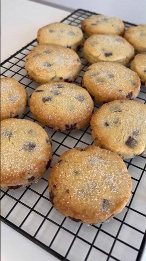 Chocolate Chip Shortbread Recipe 😍🤩 this simple recipe is the perfect bake that you’ll make often.