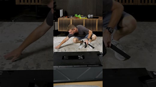 Hisense U7N unboxing: First impressions and brightness test