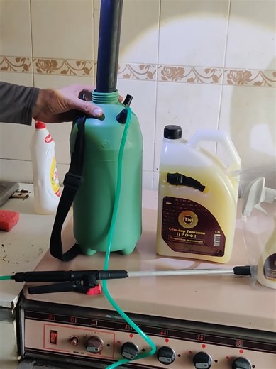 Працюємо у містах: Київ, Харків, Дніпро, Запоріжжя, Одеса, Миколаїв, Херсон, Суми, Чернігів, Житомир, Вінниця, Черкаси, Полтава, Кропивницький, Хмельницький, Рівне, Тернопіль, Львів, Івано-Франківськ, Ужгород, Чернівці, Луцьк — а також у менших містах цих областей через наших партнерів. Сеньйор Тарганов — виробник ефективних засобів від тарганів. Сеньйор Тарганов Профі 5 л — для професійної обробки та великих об’єктів. Сеньйор Тарганов Профі 0,5 л — для самостійної обробки. Також надаємо послугу