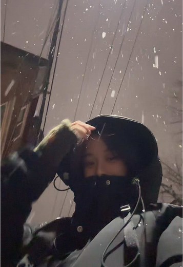 ❄️thought spring season was about to start😭#fypシ゚ #snowfall #seoulkorea