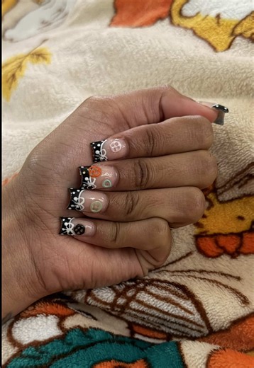 Coraline nails: dreamy Coraline nail set inspiration
