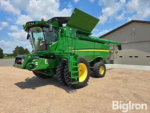 2017 John Deere S670 4WD Combine | Agriculture