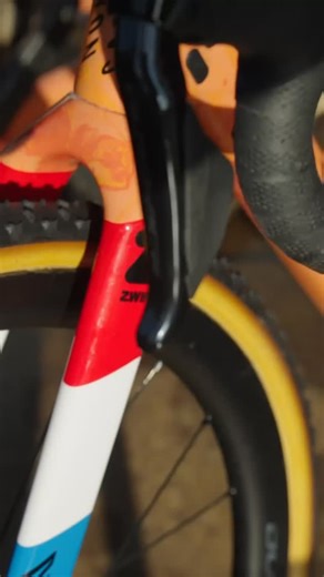 Course recon complete ✅ Dialled in for the Cyclo-cross World Champs, all eyes on @puckpieterse and @ceylinalvarado 💪🏁 | Zwift