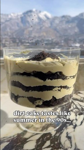 Oreo Dirt Cake Recipe (90s Summer Throwback!)