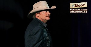 32 Years Ago: Alan Jackson Scores His First No. 1 Hit
