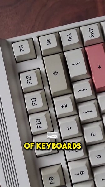 This keyboard is inspired by Inspector Gadget and features a cable management solution