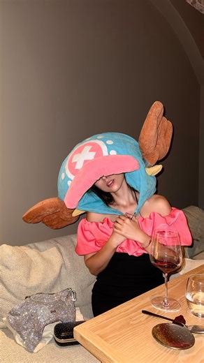 CHLØE SUE on Instagram: "• 📍 @prefecture48 • // Girls’ dinner but make it Lunar New Year edition 🧧✨ We started the night at @whiskythiefatp48 inside Prefecture 48, sipping on the limited LNY @hennessy cocktails to set the mood🥃 Our favourite was the On The Rocks with Hojicha — smooth, aromatic and the perfect warm-up for the evening. Then we headed upstairs to @fiveatp48 for a Modern Euro-Japanese fusion experience by Michelin-starred Chef @hiroshism1981 🖤 We went all in with the 3-course se