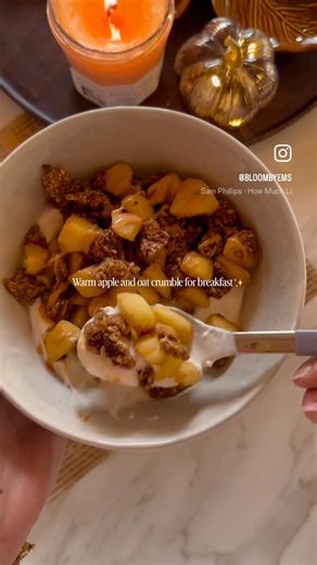 23/30 VIDEOS OF AUTUMN/FALL INSPIRATION: apple and oat crumble recipe 🍎🤎🍂✨ #recipe #oatrecipes