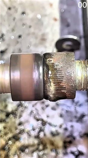 Machining process aligns rotating threaded metal surfaces