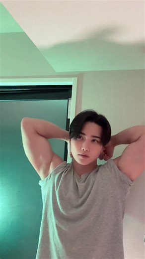 ya on Instagram: "Late-night energy! ⚡️😈❤️‍🔥🥳Let’s go to the gym! พลังดึกดื่น! ไปยิมกันเถอะ! Energi malam! Ayo ke gym! 늦은 밤 텐션! 헬스장 가자! 深夜的活力！一起去健身房吧！"