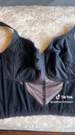 Valentine's Day is coming and this sexy bra would be the perfect thing for your husband's gift #valentinedaygift #valentinebra #sexybras #bra #valentineday