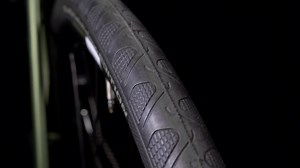 Comfort, endurance and versatility, are just three keywords that describe our new MISSION ROAD perfectly. This bikes just loves long days in the saddle, and it doesn’t get 'flustered' when the road surface changes. Check out the MISSION ROAD details here: https://www.merida-bikes.com/en/p/product-news-bikes/the-new-mission-road-277.html RIDE SAFE. STAY HEALTHY. | MERIDA BIKES