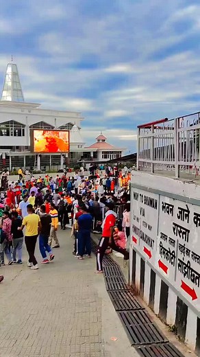 1.4K views · 42 reactions | Jai Mata Di  NAANAK HOTELS BOOK YOUR COMFORT WITH US DELUX ROOM 7310971117 Manali , Dharamshala Pahalgam,Auli Mussoorie Amritsar , Haridwar Agra, kanpur, Rishikesh, Katra, Dehradun Kedarnath, Badrinath, Barkot, UTTARKASHI, Guptkashi ,Sonnprayag, Chopta...... | Naanak Hotels | Facebook