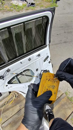 How to make a window go up and down with a dewalt battery
