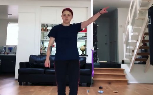 新舞种？Pop and lock and robot？