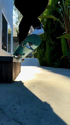 Side Yard Skateboarding Fun: Embracing Backyard Vibes