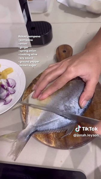 Delicious Baked Pompano Recipe | Easy Home Cooking