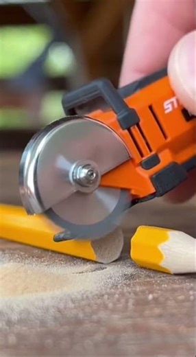 Keychain Circular Saw Cutting a Pencil ✏️ ASMR