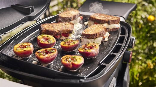 Hotplate cooking on a Weber Q | Weber Q | Weber BBQ