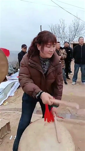 Unveiling the Echoes of Ancient Drums: A Journey into Traditional Chinese Folklore