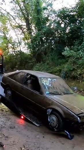 70K views · 1.8K reactions | Cable Snapped Pulling Car Out Of The River! #towing #recovery #carcrash  | Exploring with the Nug | Facebook