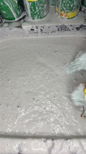 (5/8) 32k overload: handmixing pt1 💚 Turning this into cylinders! I kept running out of storage and having to stop while doing this so the save wasn’t recorded 🥲 A little hint to my last caption…the same powder was used in parts 1-4 and a different one was used in parts 5&6 😋 #asmr #cleantok #oddlysatisfying #overload #handmixing