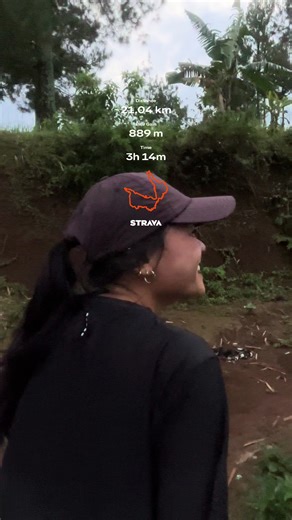 MINGGU INI BUTTERFLY🦋 LAGI!!! Akhirnya punya foto dan vidio view gunung welirang hahaha. Start jam setengah 4 pagi, menurutku waktu yg pas bangettt untuk butterfly loop, finish ga kepagian dan ga kesiangan juga😆 #running #butterfly #padusan #puthuksiwur #fyp