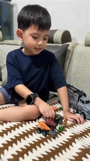 Champagne Abulencia-Julian on Instagram: "From dinosaurs to cool toys?🧡 You can get a ₱0 peso gift if you’re a first time user for Temu App! Great right?💯 Download TEMU app and use this code “kcx6938” in the TEMU search bar. You can get ₱0 php gifts with qualifying orders, T&Cs apply! Free shipping and easy returns!🚚🧡 #TemuHaul #TemuApp #TemuFinds #TemuFreeGift"