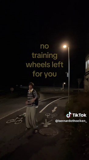 Training Wheels - Melanie Martinez lyrics clip