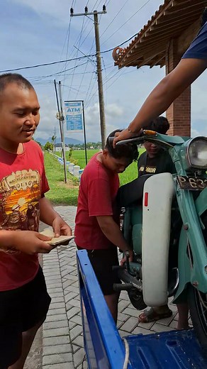 Masuk lagi bolo 2 unit motor langka, kondisinya mulus² bolo, berminat bisa langsung japri nomor admin👇🏼 0857-0764-4132 Rendi 0813-5784-7876 Agil 0852-2050-0666 Nur | Alex Zakaria
