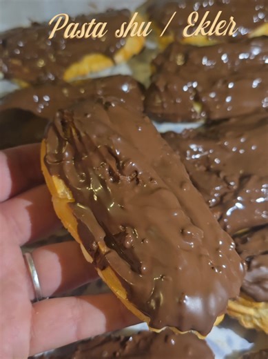 Receta perfekte për Éclairs: Brumë i butë dhe krem