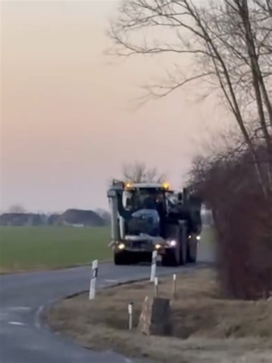 Exploring the CLAAS Xerion 4000 in Agriculture