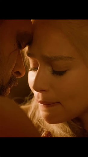 If she could vibrate between love and power-what would she vibrate? #CapCut #gameofthrones #daenerys #jonsnow #khaleesi