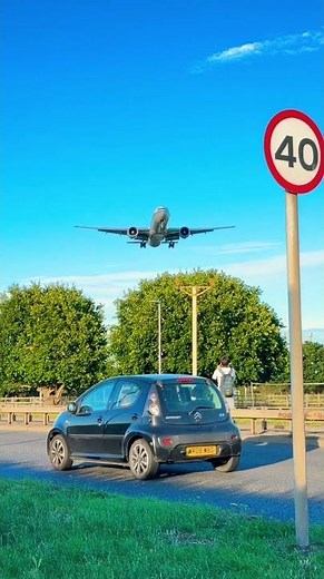 Air china 🇨🇳 Boeing 777-39L coming from ￼Beijing to landing 🛬 Heathrow Airport London
