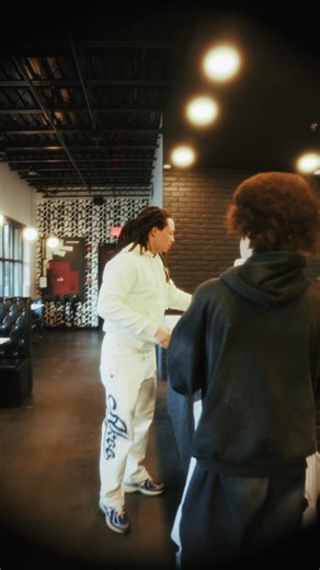 King finally came back to help.. 🤦🏽‍♂️ Come down to Bankhead Seafood and see how King run the restaurant 🚶🏽‍♂️ | Domani Harris