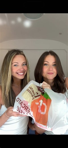 everything is just better in italy 🇮🇹 @molly o'donnell #sorrento #tastetest #snackhaul #italytravel #traveltiktok
