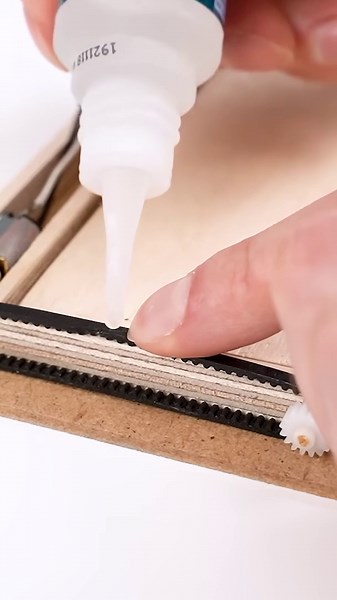 DIY retractable license plate: Build your own James Bond car mod!