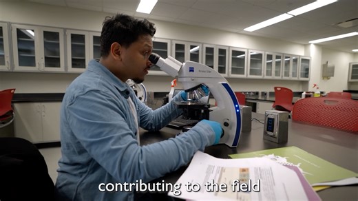 Graduate student Kirk Persaud is taking his passion for the brain to the next level at Queens College! 🧠👨‍⚕️ After completing his undergraduate degree at QC, he’s now studying Behavioral Neuroscience through the Accelerated Master’s Program, earning both his bachelor's and master's in a shortened amount of time. ▶️ Watch more about Kirk’s research journey and why QC is a smart choice for pre-med students🥼on The College Tour: qc.cuny.edu/thecollegetour | Queens College