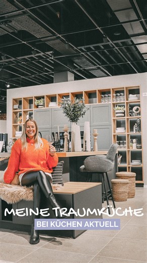 Förde Fräulein | Tipps und Lieblingsorte in Schleswig-Holstein on Instagram: "Anzeige | Wenn Küchenträume wahr werden … ✨ Eine Traumküche beginnt mit einer guten Beratung und genau dafür war ich bei @kuechenaktuell in Kiel. 🏡 Mit meinem Grundriss in der Hand habe ich dort meine Küche Schritt für Schritt zusammenstellen lassen. Es ist so spannend zu sehen, wie aus einer Vorstellung Stück für Stück die eigene Traumküche wird. 😍 Vor Ort kannst du alles anfassen und ausprobieren: F